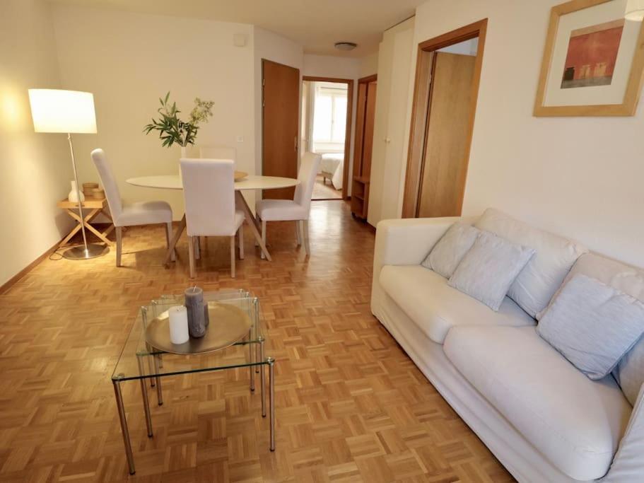 Comfortable, Very Well Located Between Train Station And Lake! Лозана Exteriér fotografie