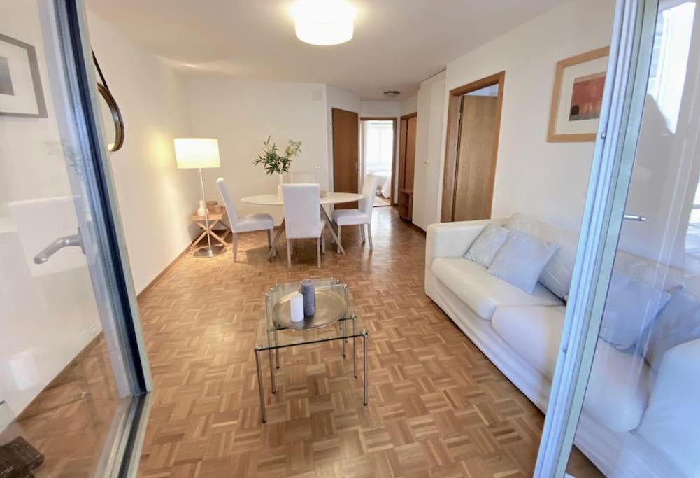 Comfortable, Very Well Located Between Train Station And Lake! Лозана Exteriér fotografie